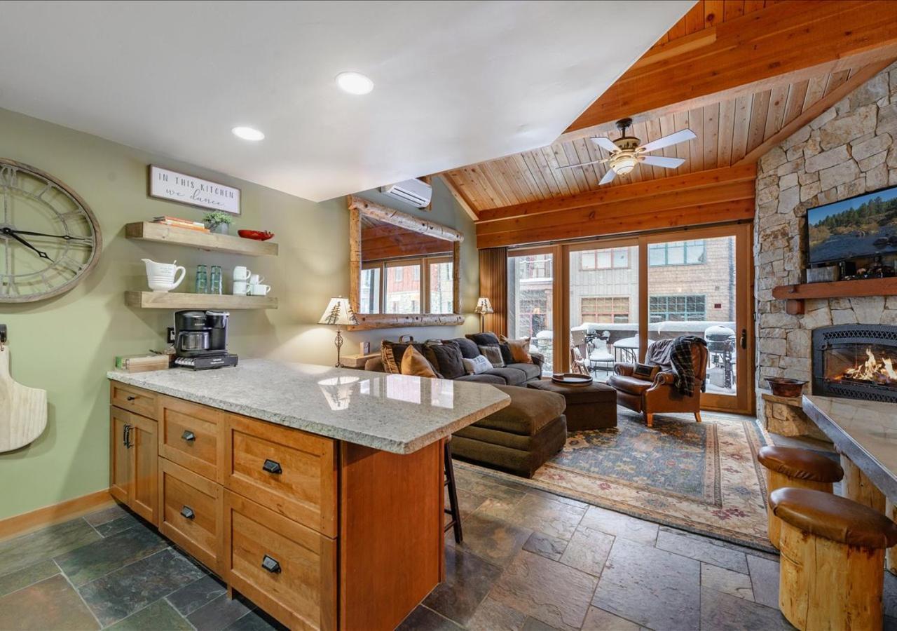 Cozy Northstar Village Walk To Lifts 2 Full Ba Excellent Location * Truckee