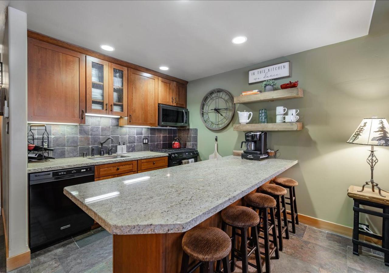 Cozy Northstar Village Walk To Lifts 2 Full Ba Excellent Location *